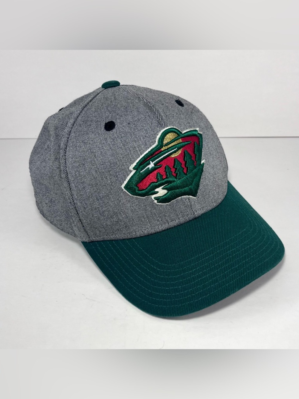 Minnesota Wild Adjustable Hat Cap Adidas Embroidered Green And Gray